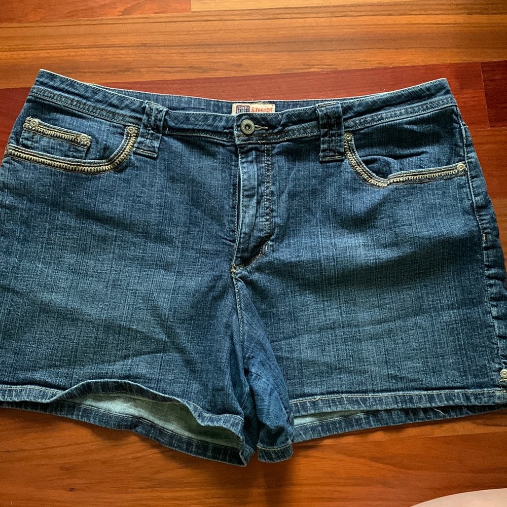 Cute jean shorts